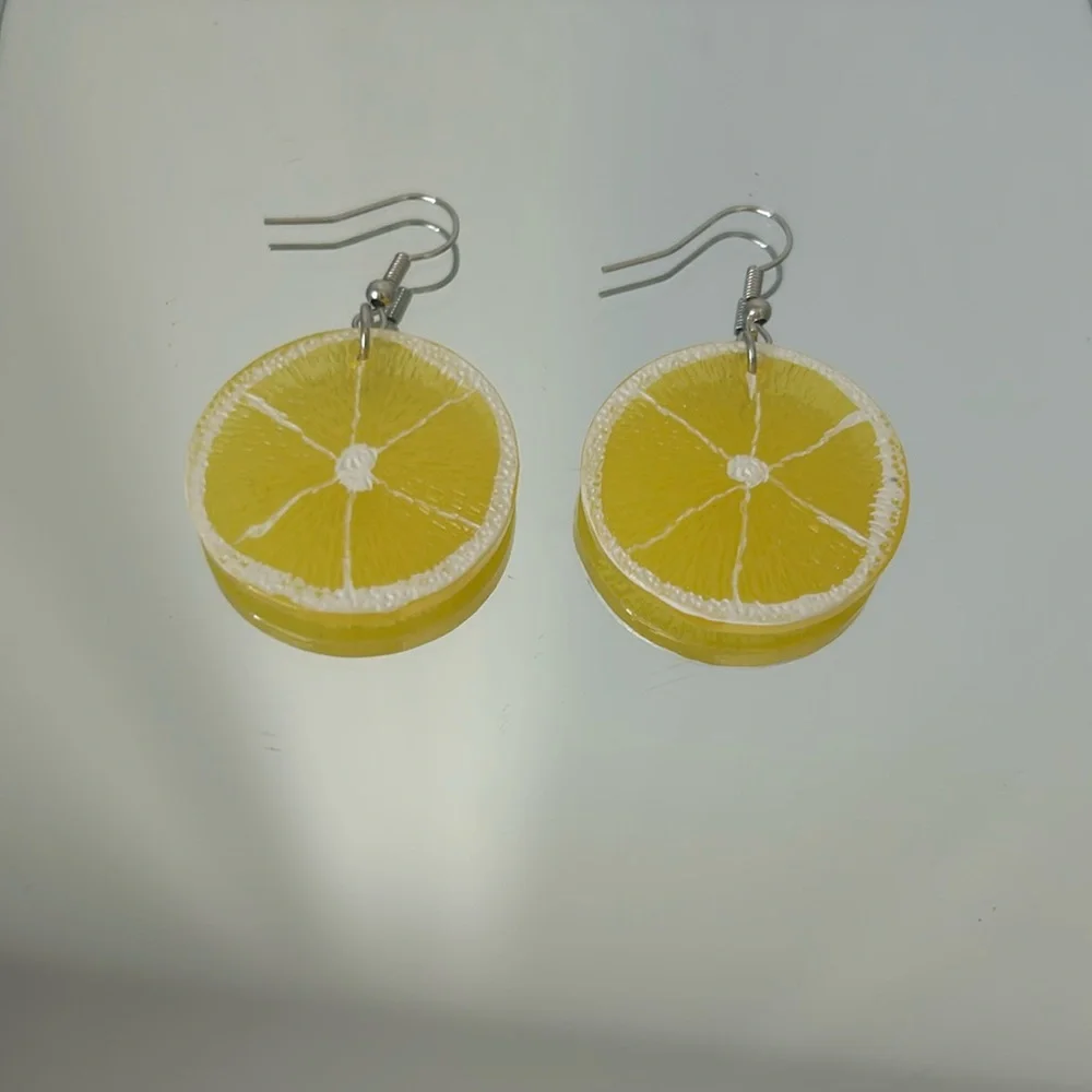 🍋🥂 Host Pick 🥂 New Transluscent Citrus Slices Earrings - Picture 5 of 10